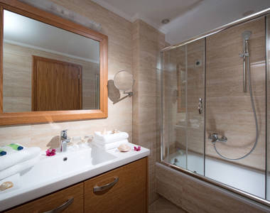 Ariadne Hotel Malia Luxury Room bathroom